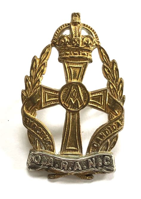 Qaranc Officers Silvered And Gilt Cap Badge By Gaunt