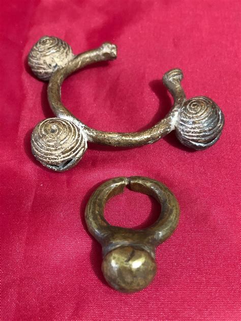 Trés rare bague de fertilité et Ancien bracelet Enfant à grelots