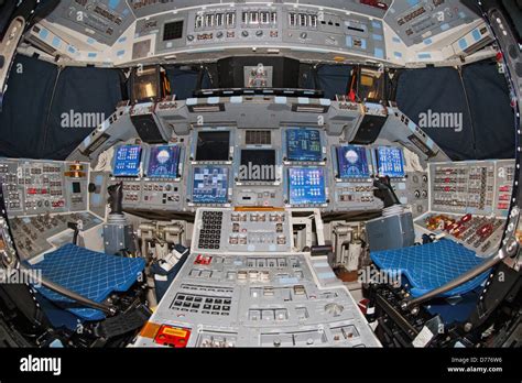 Space Shuttle Discovery Flight Deck Hi Res Stock Photography And Images