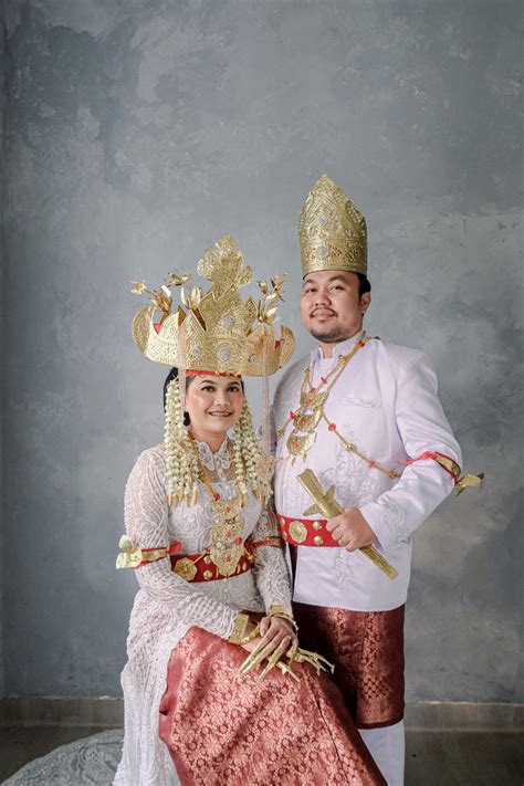 Wedding Engagement Cream Lampung