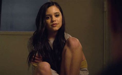 Jenna Ortega As Ellie Alves In The Netflix Series You 👀 Jenna