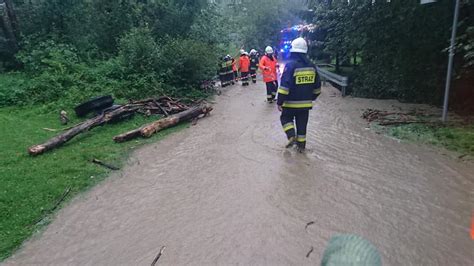 Stan alarmowy na Dunajcu ostrzegawczy na Kamienicy Powódź w regionie