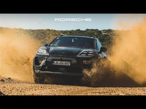 Novo Porsche Macan 100 elétrico vídeo Quatro rodas e um volante