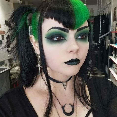 Twitter Its Whats Happening Gothic Hairstyles Goth Hair Punk Makeup