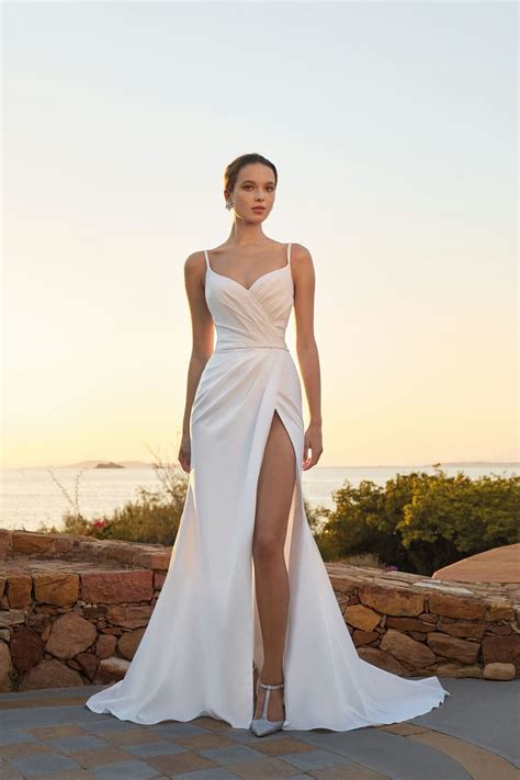 Vestido De Noiva Minimalista L Tutti Sposa