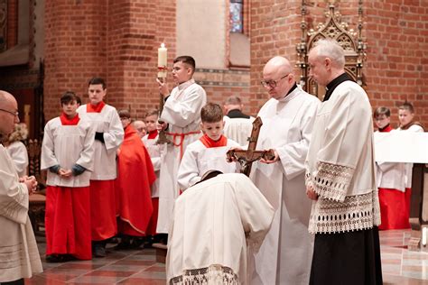 Pelplin Liturgia Męki Pańskiej w bazylice katedralnej 7 kwietnia