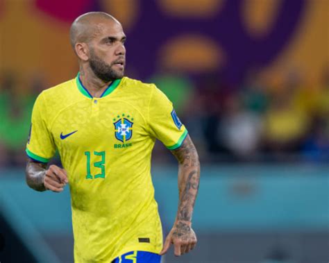 Dani Alves Condamn Ans Et Demi De Prison Pour Viol