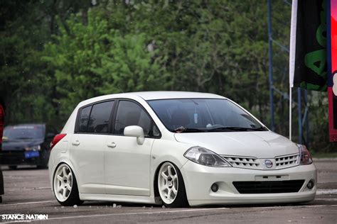 Slammed Nissan Quest