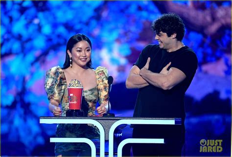 Noah Centineo Thanks Lana Condors Lips While Winning Best Kiss At Mtv