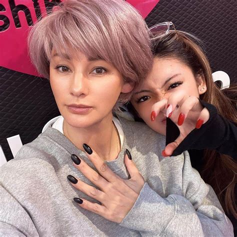 梅宮アンナさんのインスタグラム写真 梅宮アンナinstagram「今回はマットブラックにしてみた💅 Nailsgogo 渋谷の