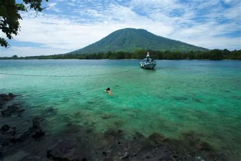 Lagoon Cabe Spot Menarik Untuk Snorkeling Di Anak Gunung Krakatau