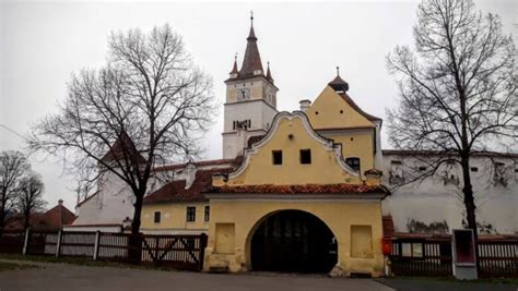 Cetatea Taraneasca Harman Locuri De Vizitat Aproape De Brasov Scriem