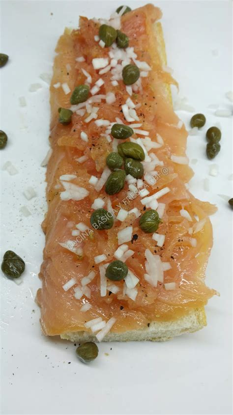 Cocina Basica Y Fresca TOSTA DE SALMON CON ALCAPARRAS CBF