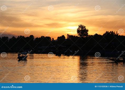 Landscape Sunset of Houseboats and Shikara on Dal Lake Stock Photo - Image of shikara, sunset ...