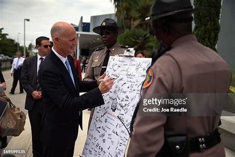 12 Gov Rick Scott Signs Bill To Ban Texting While Driving Photos And High