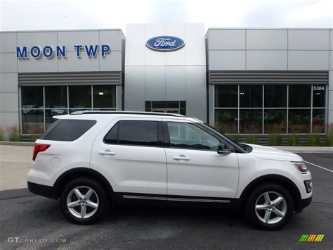 2017 White Platinum Ford Explorer XLT 4WD 127864807 Photo 10