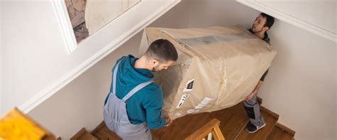 What is the Proper Etiquette for Tipping Movers?