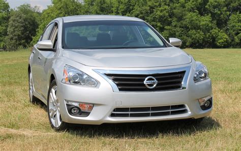 Nissan Altima Muted Sportiness The Car Guide