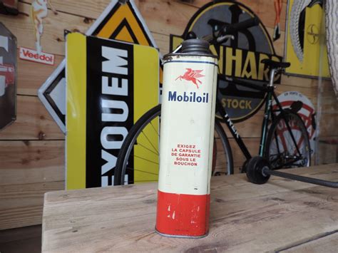 Bidons D Huiles Bidon D Huile Mobiloil R F Bidh Roule Et Vintage