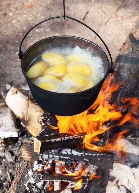 Premium Photo Campfire Cooking