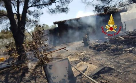 Incendi Sardegna Inferno Di Fuoco Nell Hinterland Di Cagliari