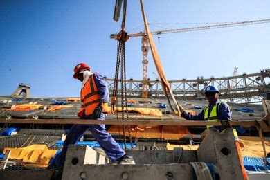 Coupe Du Monde Plus De Morts Sur Les Chantiers Au Qatar