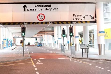 Heathrow Gatwick And Stansted The Latest Rules For Dropping Off And