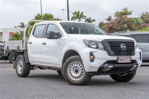 Sold Nissan Navara Sl In White Used Ute Park Avenue Qld