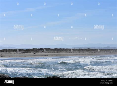 Pacific Ocean Shoreline Stock Photo Alamy