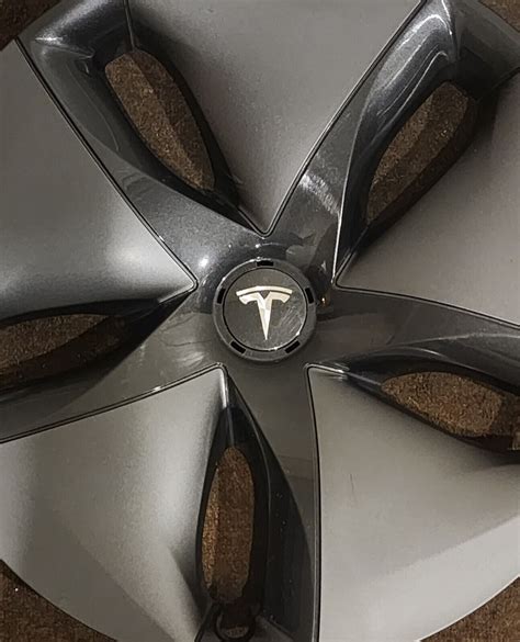 1 OEM 2017 2020 Tesla Model 3 18 Aero Hubcap Wheel Cover 0E 1044231