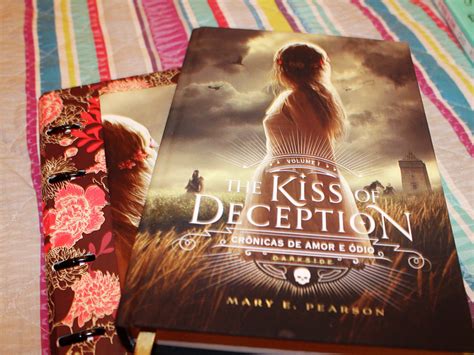 The Kiss Of Deception Mary E Pearson Acabei De Ler