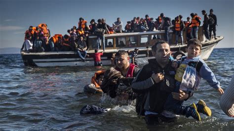 Un Says Over 700 000 Refugees Reached Europe This Year Humanitarian