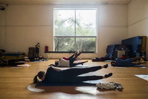 Continuam As Aulas Gratuitas De Pilates Ioga E Tai Chi Gora Cultura