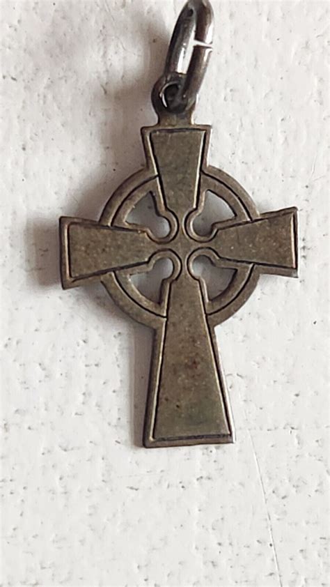 Celtic Cross Pendant Necklace Sterling Silver Ori Gem