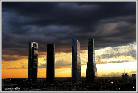 Las Cuatro Torres De Madrid Con Imágenes Torres De Madrid Madrid