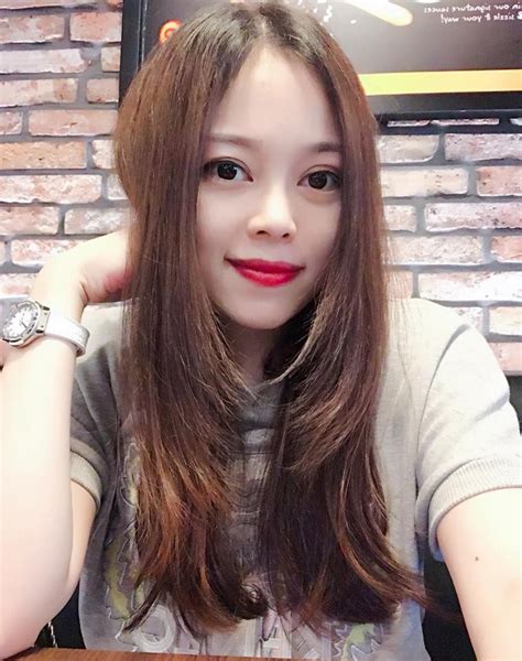 hot mom đình đám dù đẻ nhiều con vẫn son trẻ quyến rũ vợ đại gia kim cương cũng lọt danh sách này