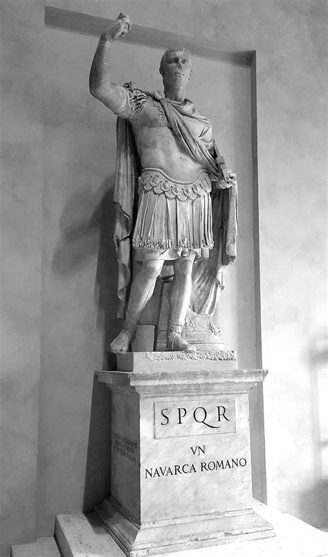 La statua di Cesare in Campidoglio