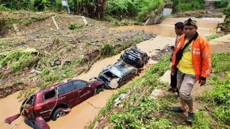 Soal Banjir Bandang Di Semarang Puluhan Keluarga Jadi Korban Hingga