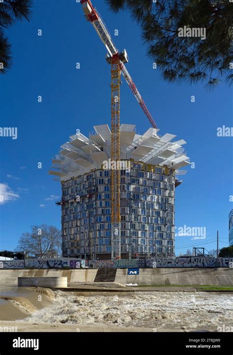 Construction Site Modern Building L Arbre Blanc Les Berges Du Lez