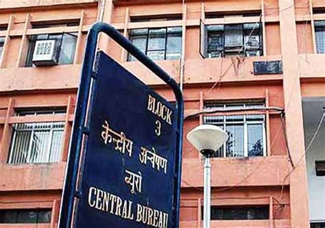 Cbi Arrests Delhi Police Officer For Taking Bribe India Tv News