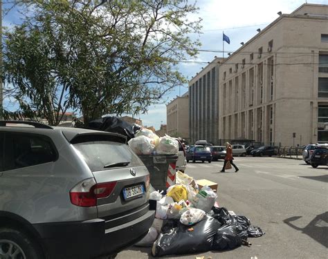 Emergenza Rifiuti La Spazzatura Per Le Strade Di Palermo Live Sicilia