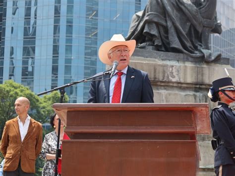 Honramos La Memoria De Los Soldados Que Murieron En Arresto De Ovidio