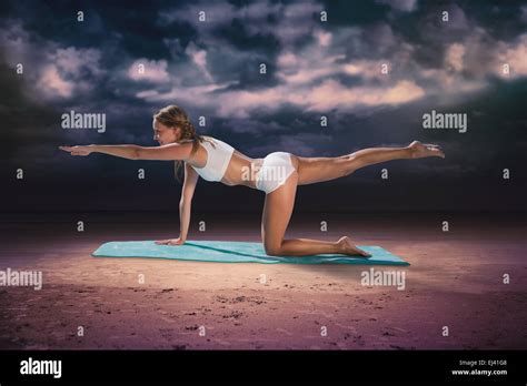 Woman On All Fours Hi Res Stock Photography And Images Alamy