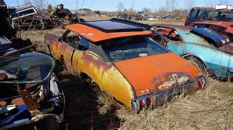 Man Finds Real Deal 1970 Oldsmobile 442 W30 In A Junkyard Is It Worth