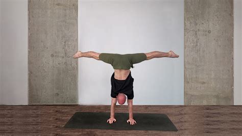 How To Do Straddle Handstand | Benefits, Variations, Modification