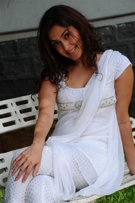 INDIAN ACTRESS GALLERI Manjari Fadnis Hot Latest Stills Manjari Fadnis Hot Wallpape