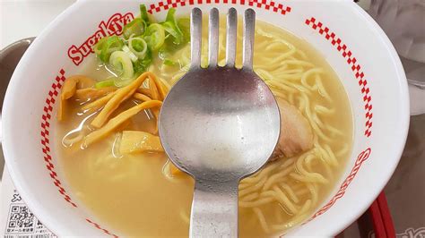 Nagoyas Sugakiya Ramen How To Eat Ramen With A Spork