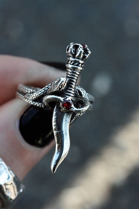 wavy dagger ring immortale