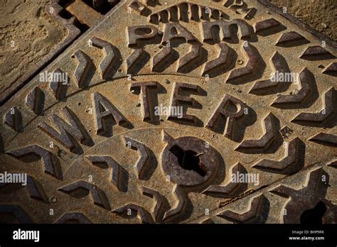 Manhole Cover Uk Hi Res Stock Photography And Images Alamy