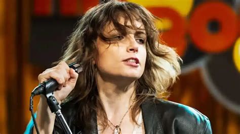 Letizia Toni Ecco Chi Lattrice Che Interpreta Gianna Nannini Nel